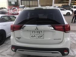ميتسوبيشي اوتلاندر